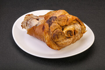 Baked pork knuckle with spices