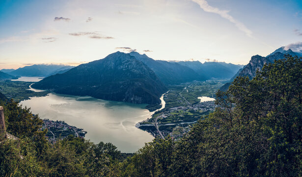 Italy, Province of Sondrio, Scenic view of Lake&Ocirc;&oslash;&Omega;Mezzola&Ocirc;&oslash;&Omega;in&Ocirc;&oslash;&Omega;Riserva&Ocirc;&oslash;&Omega;Naturale&Ocirc;&oslash;&Omega;Pian&Ocirc;&oslash;&Omega;di&Ocirc;&oslash;&Omega;Spagna&Ocirc;&oslash;&Omega;e&Ocirc;&oslash;&Omega;Lago&Ocirc;&oslash;&Omega;di&Ocirc;&oslash;&Omega;Mezzola at dusk
