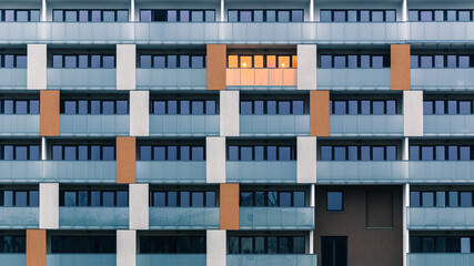 LIGHT IN THE APARTMENT WINDOW - Multi family house in the city


