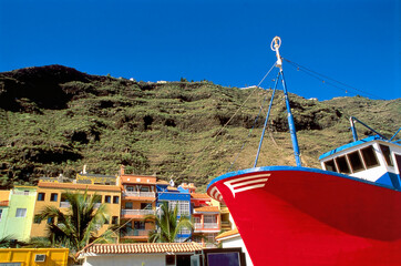 Fototapeta na wymiar Beautiful Puerto de Tazacorte village