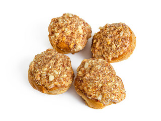 Custard cakes with buttercream and peanuts