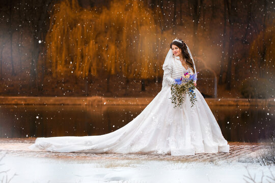 beautiful bride in the autumn park