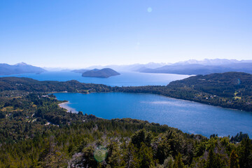 Fototapeta na wymiar lake in the mountains Bariloche