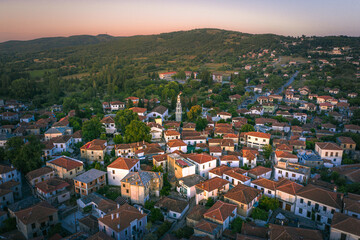 Obraz premium Argalasti village at sunset time, Magnisia, Central Greece