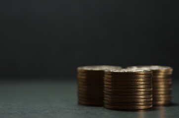 重ねた500円硬貨