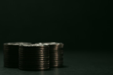 重ねた500円硬貨