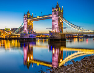 Fototapeta na wymiar Tower Bridge at dusk in London. England
