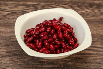 Red baked kidney in the bowl