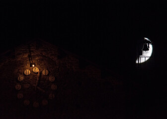 Foto Albano Venturini,
the three-quarter moon on the church tower