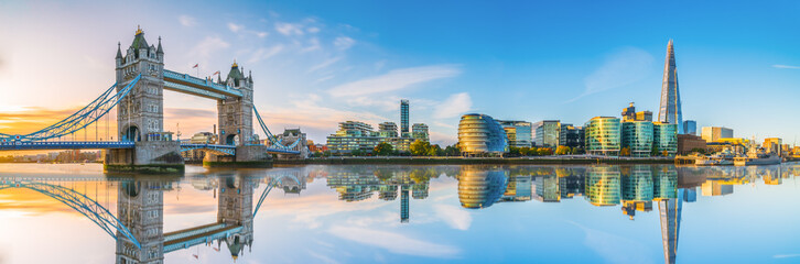 Fototapeta Morning panorama of London Tower Bridge with reflection  obraz