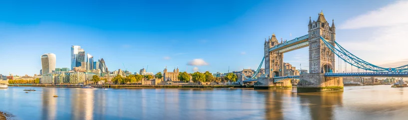 Fototapeten London Tower Bridge morning panorama in autumn. London. England  © Pawel Pajor