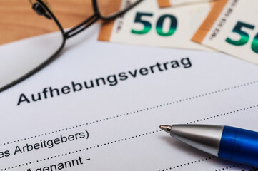 Obraz premium Aufhebungsvertrag - Kündigung - Job