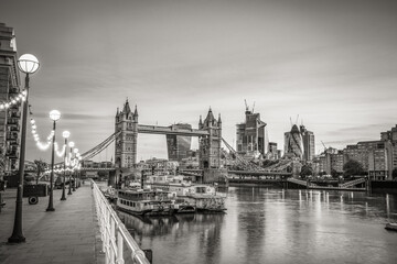 Fototapeta na wymiar Tower Bridge in London in black and white 
