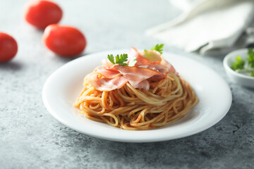 Pasta with smoked ham or bacon