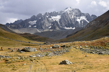 La Montagne des Agneaux (alt 3664 m), vue depuis le vallon du Rif de la Planche