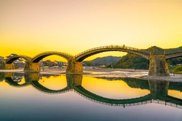 Papier Peint photo autocollant Le pont Kintai The Kintai Bridge at sunset in Iwakuni, Japan