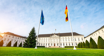 Fototapeta premium Schloss Bellevue in Berlin. Wohnsitz vom Bundespräsidenten.