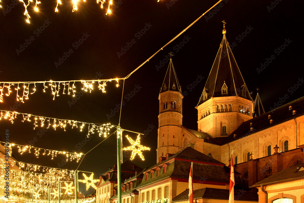 Wall mural christmas time in the city center of mainz, germany.