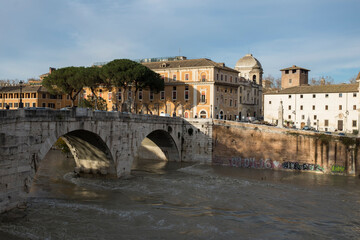 Fiume Tevere in piena a Roma
