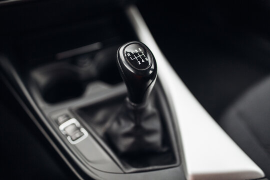 Manual gearbox handle in the car