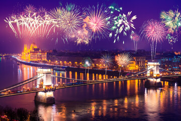 Obraz premium Fireworks in Budapest. New year celebration. Skyline panorama of the city