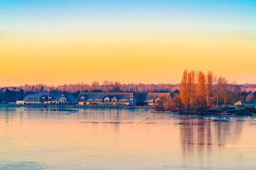 Fototapeta premium Willen lake at cold winter morning in Milton Kenyes