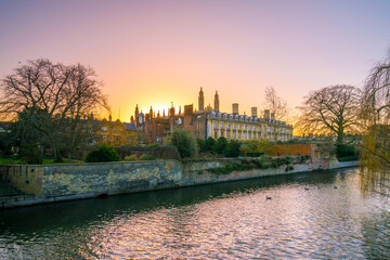 Obraz premium Beautiful view of Cambridge and the river Cam at sunrise. England