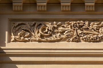 Gypsum cornice, moldings, baseboards and friezes  © Kozlik_mozlik