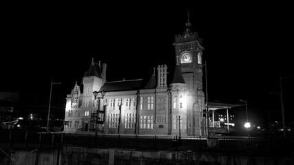 Fototapeta na wymiar Pierhead at Mermaid Quay in Cardiff Wales at night - travel photography