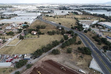 Sitio de construcción desde las alturas - Construction site and industrial 