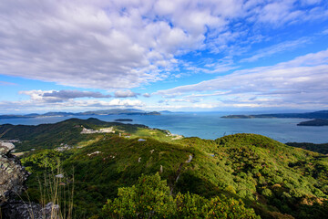 香川県五剣山から見る瀬戸内海のパノラマ