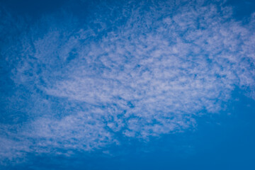 Fototapeta na wymiar 冬の夕方の空と雲