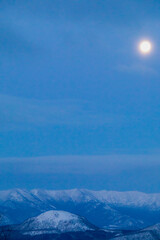 雪山の夜明け