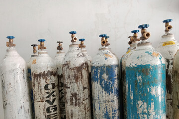 Empty oxygen tube