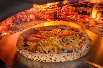 ミックスピザ　Italian delicious food mixture pizza