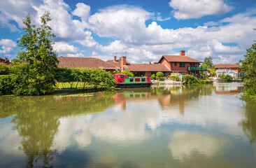 Obraz premium Grand Union canal in Milton Keynes. England