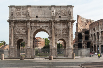 Fototapeta na wymiar Antike Bauwerke Roms