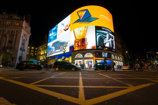 Piccadilly Circus in London at night: LONDON,ENGLAND - AUGUST 16,2018: 
