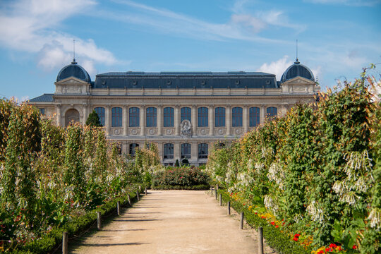 Jardin de Plantes - main botanical garden in France. The exterior of the Grande Galerie de l'evolution 
