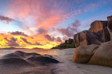 Crédence de cuisine en verre imprimé Anse Source D'Agent, île de La Digue, Seychelles sunset at tropical beach anse source d'argent,la digue,seychelles