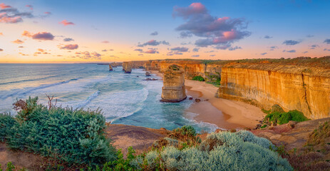 Fototapeta na wymiar twelve apostles at sunset,great ocean road at port campbell, australia