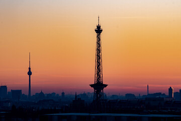 Sonnenaufgang über Berlin II © Marco