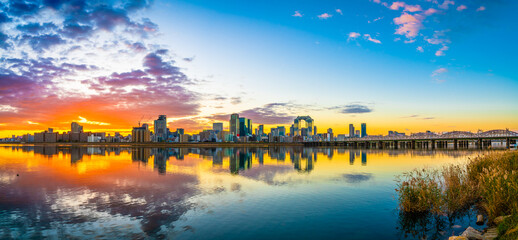 Obraz premium Skyline panorama of Osaka at sunrise. Japan
