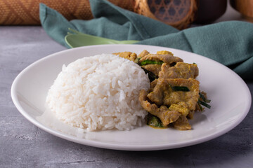 Stir Fried Pork with Green Curry Paste with Vegetables and Rice