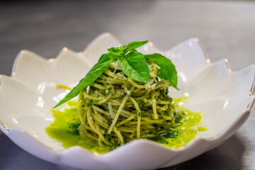 espagueti pesto, comida saludable, cocina en casa, verde guiso, alimento saludable