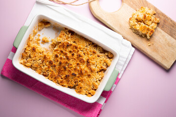Apple crumble with vanille ice cream