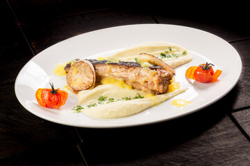 Black Sea flounder steak with fried daikon and mashed potatoes
