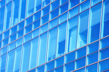 Fototapeta na wymiar Fachada de vidros azuis