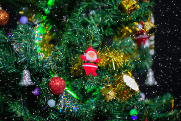 Christmas tree and details on it.