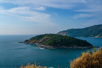 Naklejka premium sea and mountains